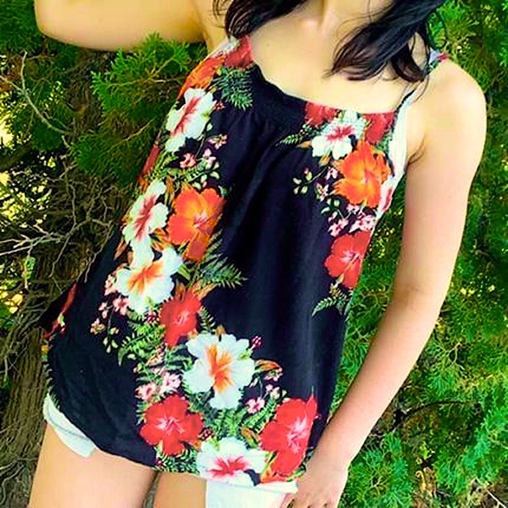 y2k Aloha Fashion/Hawaiian Fashion • Red, White, & Green Floral Tank Top ❤️